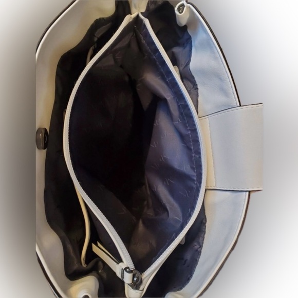 EUC Simply Vera Wang handbag - Picture 6 of 8